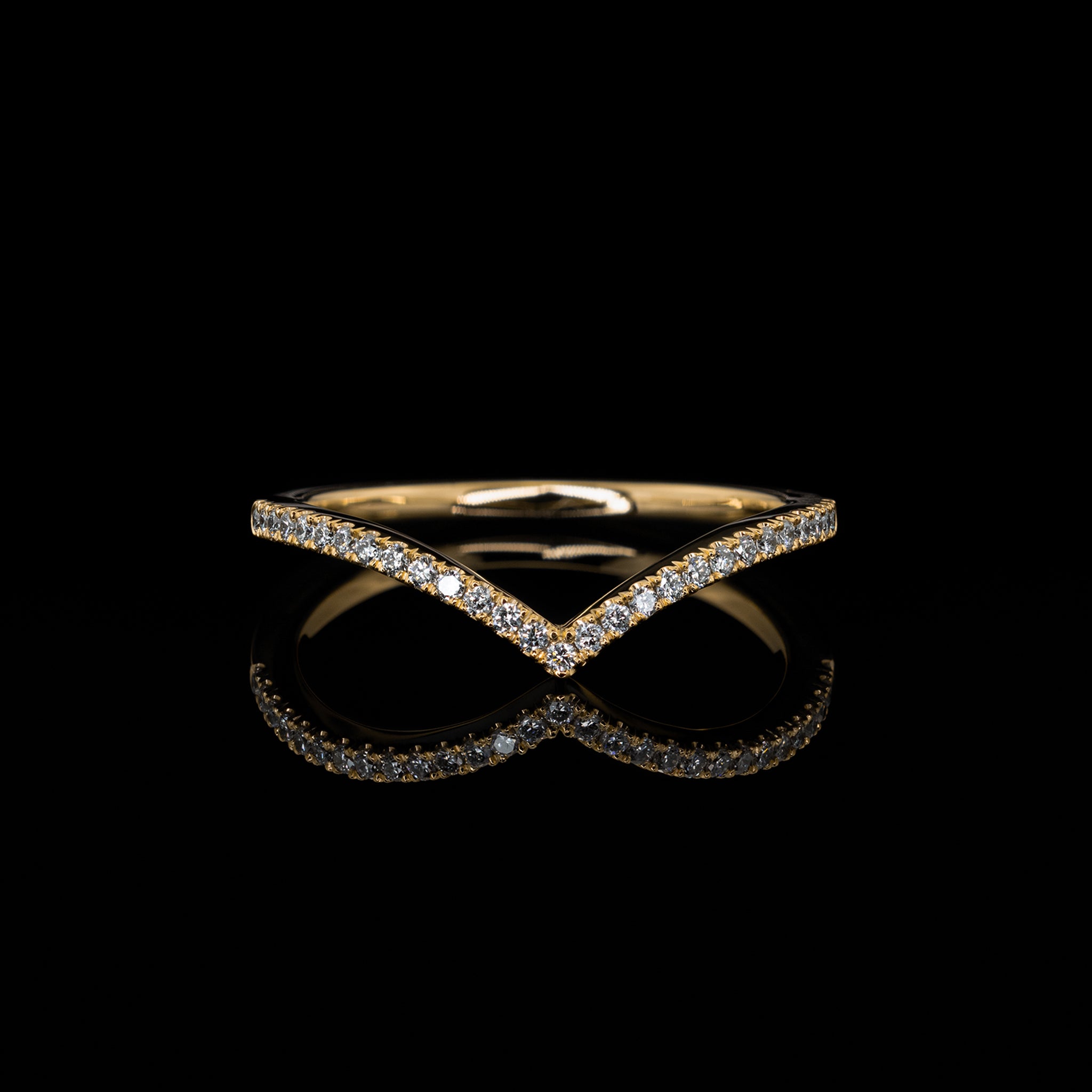 Ehering Vorsteckring Verlobungsring V-förmig Design Vivi von der Goldschmiede Goldzeit aus Nuernberg 18 Karat Gelbgold