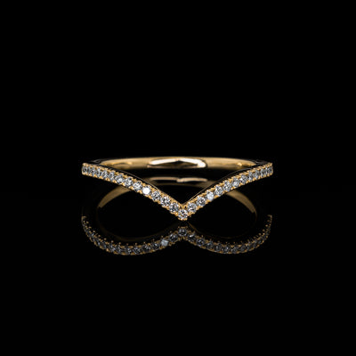 Ehering Vorsteckring Verlobungsring V-förmig Design Vivi von der Goldschmiede Goldzeit aus Nuernberg 18 Karat Gelbgold