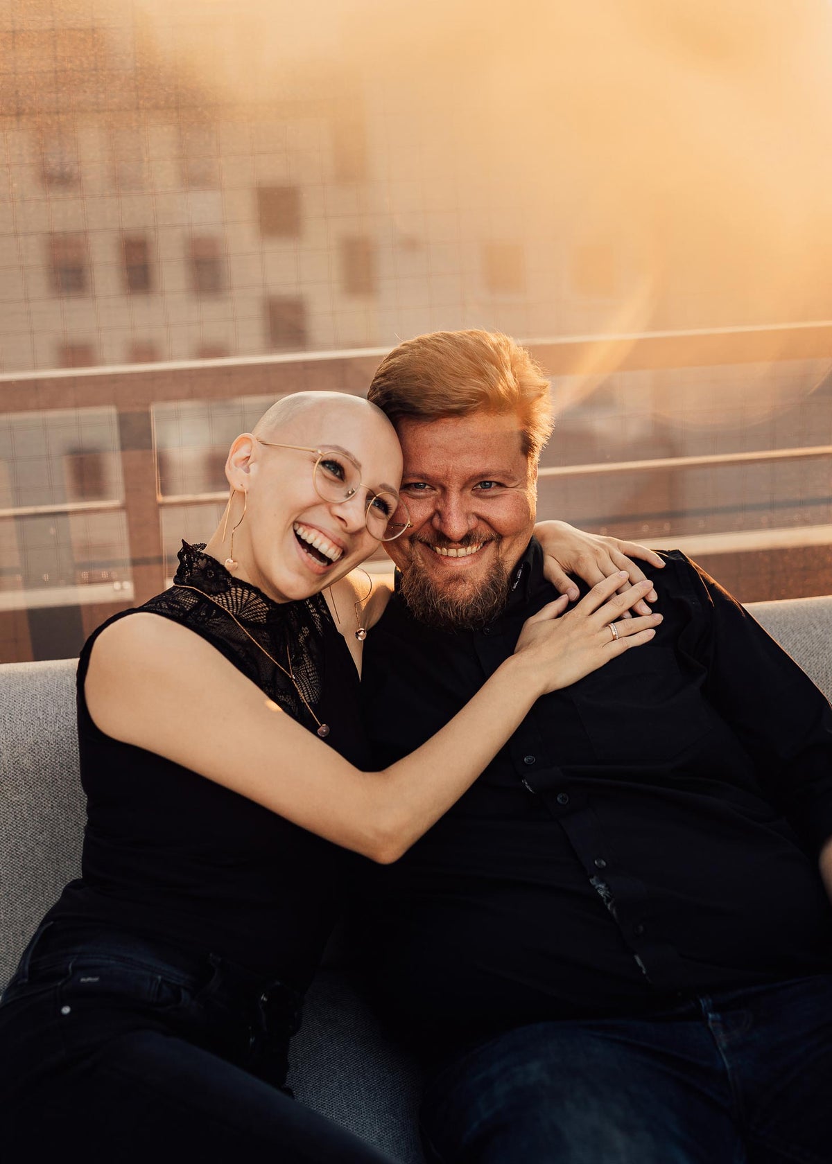 Das Herz und die Seele von Goldzeit, Jessica Maier und Frank Küspert, Goldschmiedemeister und Schmuckdesigner, die Gründer von GOLDZEIT, der modernen Goldschmiede über den Dächern von Nürnberg