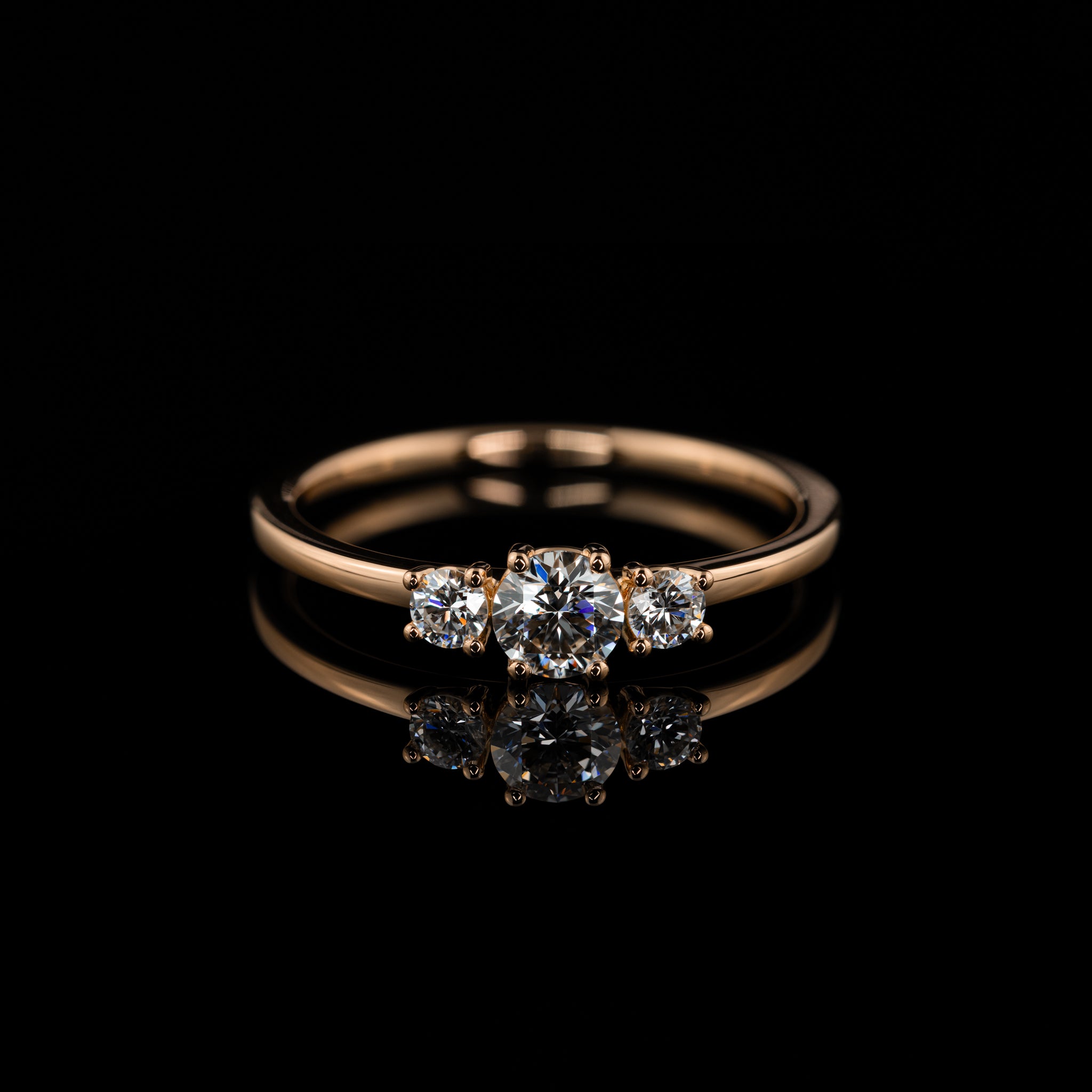 Rotgold Caro individueller Verlobungsring Stackbar natuerliche labgrown Diamanten Goldzeit Nuernberg Goldschmied